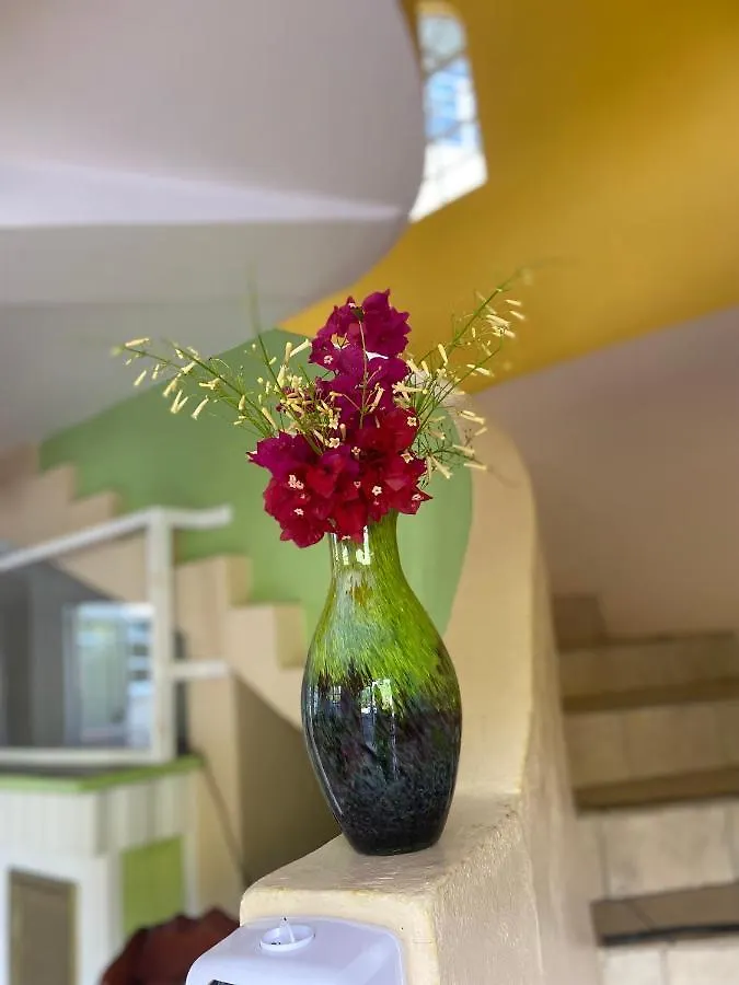 ****  Rejens Hotel Portsmouth Dominica