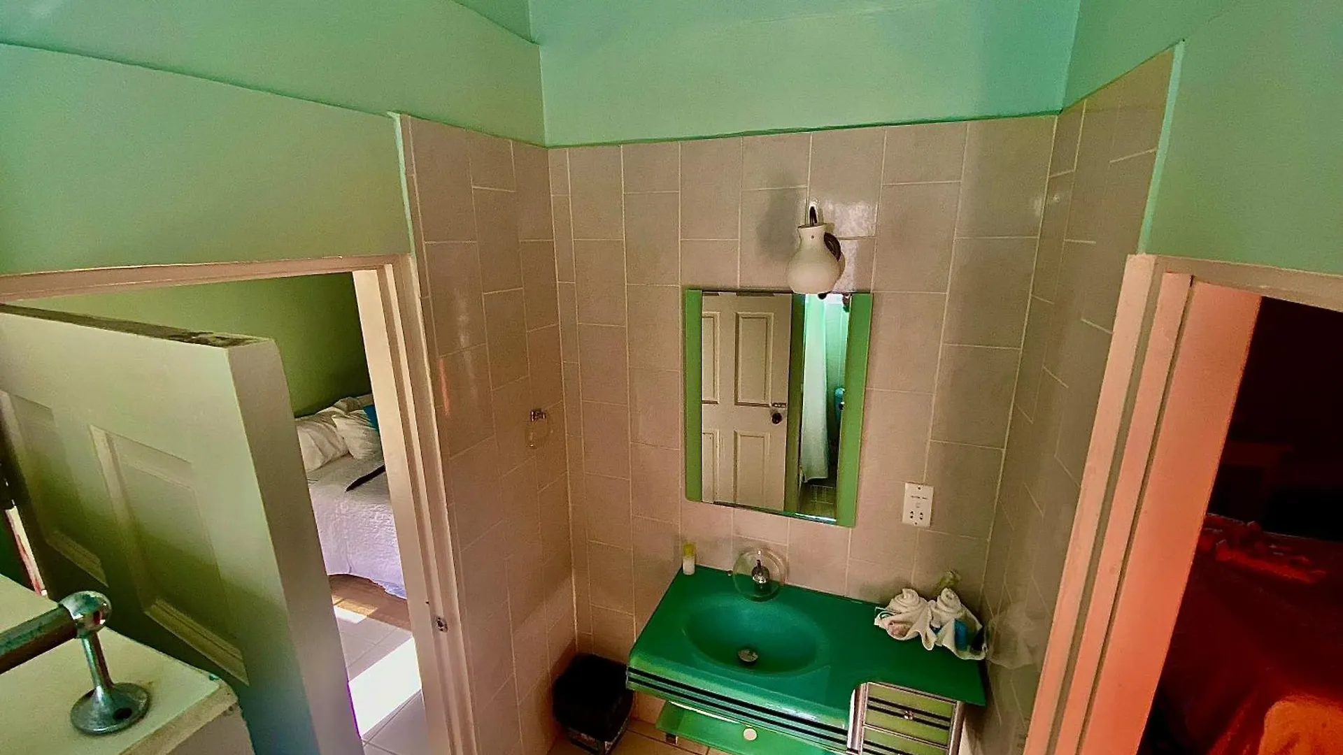 Rejens Hotel Portsmouth 4*,  Dominica