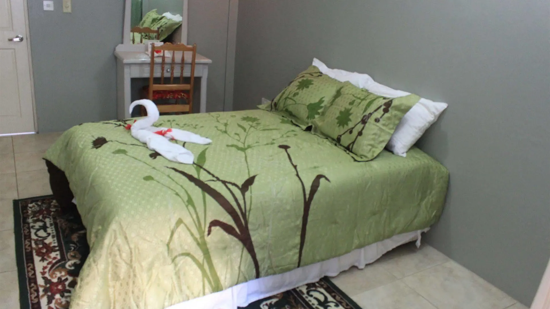 ****  Rejens Hotel Portsmouth Dominica